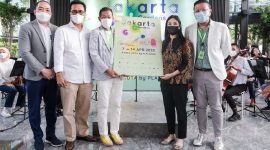 Wamenparekraf Angela Tanoesoedibjo di pameran seni rupa Art Jakarta Garden 2022. (Foto:Kemenparekraf)
