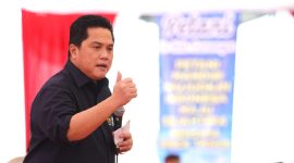 Menteri BUMN Erick Thohir saat menghadiri acara Petani Se-Kabupaten Lamogan bertajuk “Petani Mandiri Wujudkan Indonesia Maju Sejahtera” di Desa Besur, Kabupaten Lamongan, Jawa Timur, Sabtu (09/04/2022). (Foto: Humas BUMN)