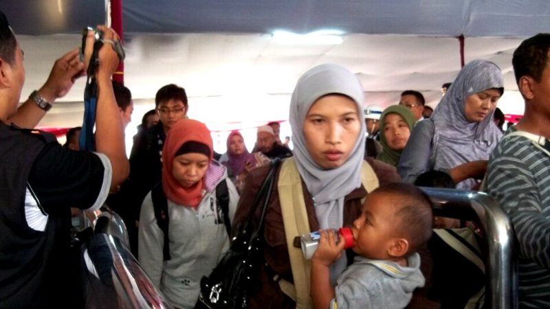 Ilustrasi mudik bawa anak. (Foto: Voa)