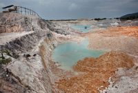 Ilustrasi daerah bekas penambangan timah. (Foto: Friends of the Earth)