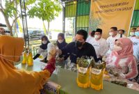 Menteri BUMN Erick Thohir saat menghadiri acara Petani Se-Kabupaten Lamogan bertajuk “Petani Mandiri Wujudkan Indonesia Maju Sejahtera” di Desa Besur, Kabupaten Lamongan, Jawa Timur, Sabtu (09/04/2022). (Foto: Humas BUMN)