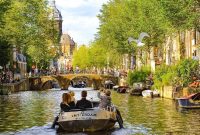 Kanal di Amsterdam. (Foto: Pelopor.id/Pixabay/djedj) 