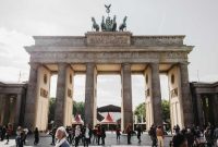 Brandenburg Gate. (Foto: Pelopor.id/Unsplash/Marius Serban) 