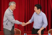 PM Singapura Lee Hsien Loong (kiri) bakal digantikan Lawrence Wong (kanan). (Foto: Pelopor.id/Twitter @leehsienloong) 