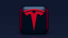 Logo Tesla. (Foto: Pelopor.id/Unsplash/Alexander Shatov) 