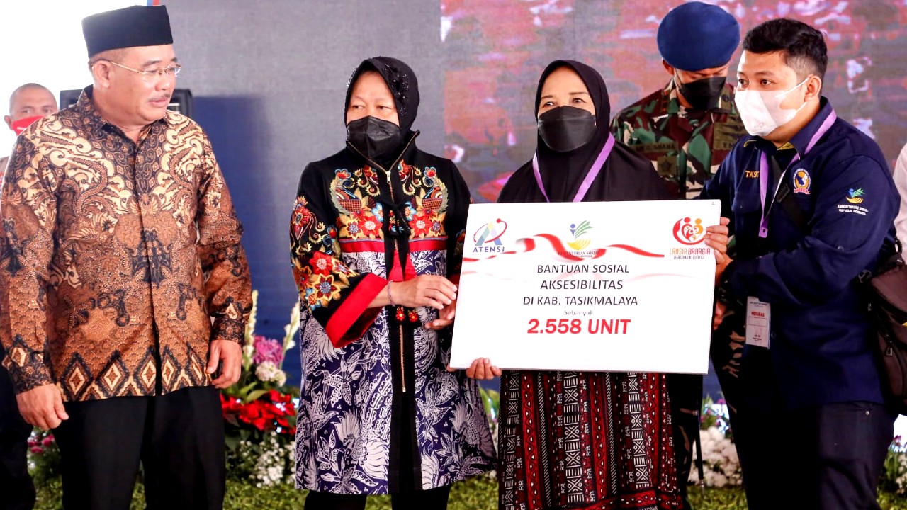 Puncak HLUN 2022, Mensos Minta Masyarakat Pastikan Lansia Tetap Sehat dan Produktif