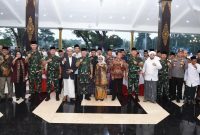 Acara Silahturahmi Kepala Staf Angkatan Darat (Kasad) Jenderal TNI Dudung Abdurachman dengan Forkopimda, Tokoh Agama dan Tokoh Masyarakat se-Kabupaten Jombang di Pendopo Kabupaten Jombang pada Jumat, (20/05/2022).. (Foto:Pelopor.id/TNI-AD)