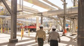 Pekerja di salah satu fasilitas Saudi Aramco. (Foto: Pelopor.id/aramco.com) 