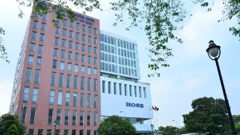 Gedung Bursa Efek Ho Chi Minh (HoSE). (Foto: Pelopor.id/Twitter @HoSE_exchange) 