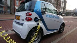 Ilustrasi mobil listrik atau electric vehicle (EV). (Foto: Pelopor.id/Pixabay/mmurphy) 