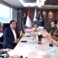 Wakil Ketua DPR RI Koordinator Bidang Industri dan Pembangunan (Korinbang) Rachmat Gobel, saat menerima Ketua Umum Perhimpunan Peternak Sapi dan Kerbau Indonesia (PPSKI) drh Nanang Purus Subendro dan Bendahara Umum PPSKI Yudi Arif, di Gedung Nusantara III, Senayan, Jakarta, Kamis (09/06/2022). (Foto:Pelopor.id/DPR)