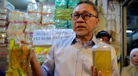 Mendag Zulhas saat Pantau Stok dan Harga Pangan di Pasar Cibubur. (Foto:Pelopor.id/Kemendag)