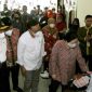 Menko PMK, Muhadjir Effendy, Ketua DPR RI Puan Maharani dan Kepala BKKBN Hasto Wardoyo, meninjau keluarga stunting, disabilitas, dan lansia di Karangrejo, Magetan, Kamis (16/06/2022). (Foto:Pelopor.id/Kemenko PMK)