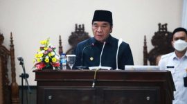 Penjabat (Pj) Gubernur Banten Al Muktabar. (Foto: Pelopor.id/Pemprov Banten) 