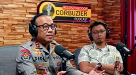 Kadiv Humas Polri, Irjen. Pol. Dedi Prasetyo, saat menghadiri podcast Deddy Corbuzier. (Foto: Pelopor.id/Tangkapan Layar YouTube Deddy Corbuzier) 