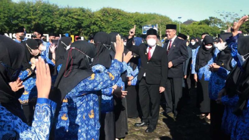 Pj Gubernur Banten Harap PNS Mampu Jadi Teladan. (Foto: Pelopor.id/Pemprov Banten) 