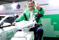 Menko Luhut dalam acara Peresmian Tampilan Baru Grab Electric pada Selasa, (12/07/2022) di kantor Marves, Jakarta. (Foto: Pelopor.id/Kemenko Marves)