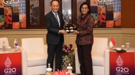 Menteri Keuangan RI (Menkeu) Sri Mulyani Indrawati bertemu Mr. Choo Kyung-ho, Deputi Perdana Menteri Republik Korea (Korea), di Finance Ministers and Central Bank Governors Ketiga (3rd FMCBG). (Foto: Pelopor.id/ Kemenkeu)