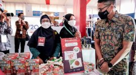 Menteri Pariwisata dan Ekonomi Kreatif/Kepala Badan Pariwisata dan Ekonomi Kreatif, Sandiaga Salahuddin Uno menghadiri pembukaan pertemuan W20 di Hotel Niagara Parapat, Sumut, Selasa (19/7/2022). (Foto: Pelopor.id/Kemenparekraf)