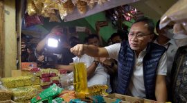 Menteri Perdagangan saat mengunjungi Pasar Ciracas, Jakarta Selasa (05/07/2022). (Foto: Pelopor.id/Kemendag)