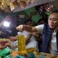 Menteri Perdagangan saat mengunjungi Pasar Ciracas, Jakarta Selasa (05/07/2022). (Foto: Pelopor.id/Kemendag)
