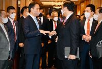 Presiden Joko Widodo (Jokowi) menghadiri pertemuan dengan CEO perusahaan-perusahaan Korea Selatan di Lotte Hotel, Seoul, pada Kamis (28/07/2022) pagi. (Foto: Pelopor.id/Twitter@Jokowi)