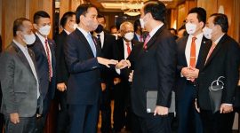 Presiden Joko Widodo (Jokowi) menghadiri pertemuan dengan CEO perusahaan-perusahaan Korea Selatan di Lotte Hotel, Seoul, pada Kamis (28/07/2022) pagi. (Foto: Pelopor.id/Twitter@Jokowi)