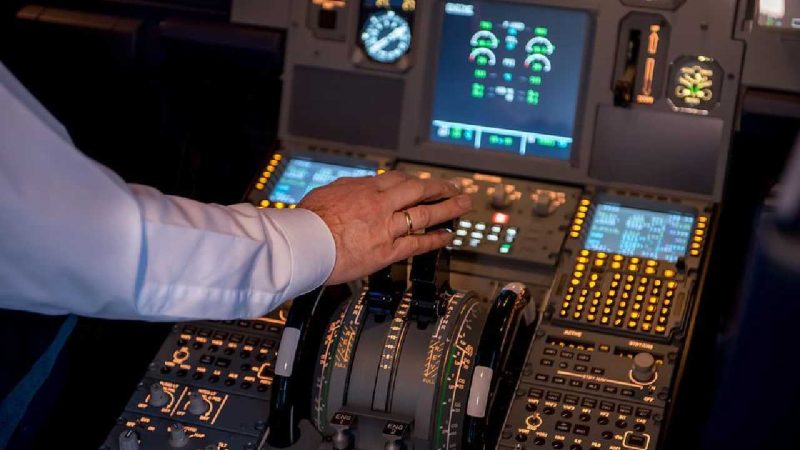 Ilustrasi kokpit pesawat. (Foto: Pelopor.id/Pixabay/imcockpit)