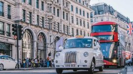 Oxford Street, London, Inggris. (Foto: Pelopor.id/Unsplash/Sabrina Mazzeo)