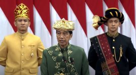Presiden Jokowi menyampaikan pidato pada Sidang Tahunan MPR RI dan Sidang Bersama DPR RI dan DPD RI dalam rangka HUT Ke-77 Proklamasi Kemerdekaan RI, di Ruang Rapat Paripurna, Gedung Nusantara MPR/DPR/DPD RI, Senayan, Jakarta, Selasa (16/08/2022) pagi. (Foto: Pelopor.id/Humas Setkab Rahmat)