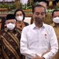 Presiden Jokowi didampingi Wapres dan sejumlah menteri berdialog dengan sejumlah kepala daerah, di Istana Negara, Jakarta, Senin (12/09/2022). (Foto: Pelopor.id/Setkab)