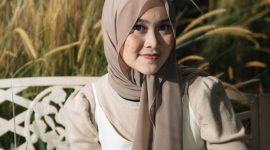 Penyanyi solo, Alma Thania.