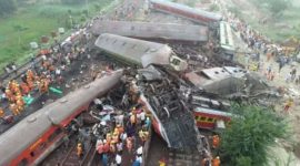 Kecelakaan kereta api di India, dekat Balasore, negara bagian timur Odisha pada Jumat malam (2/06/2023). (Foto: Istimewa)