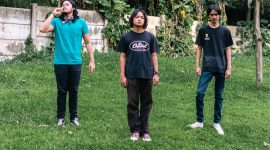 Unit garage rock asal Surabaya, Electric Bird.