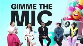Suasana konferensi pers Gimme The Mic.