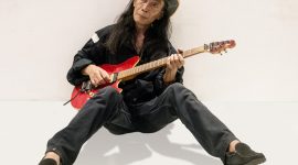 Gitaris Maully Gagola.