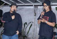 Ncek Gaul dan Eno Suratno Wongsodimedjo saat memandu acara Swag Event. (Foto: I Wayan Bagiartana)