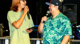 Duo MC Eno Suratno Wongsodimedjo dan Ncek Gaul memandu program musik Swag Event edisi 49. (Foto: I Wayan Bagiartana)