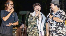 Penyanyi solo, Reygi saat tampil di program Swag Event. (Foto: I Wayan Bagiartana)
