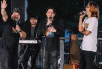 Bagas Ran berbincang bersama duo host Ncek Gaul dan Eno Dimedjo saat tampil di Swag Event.(Foto: Kala di Kalijaga)