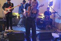 Penyanyi muda berbakat, Audi Kirana saat tampil di Boleh Gig. (Foto: Istimewa)