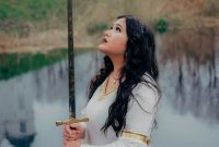 Penyanyi dan penulis lagu trilingual asal Jakarta, Kamila Batavia. (Foto: Istimewa)