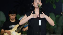 Penampilan Kirana Setio di program musik Swag Event. (Foto: I Wayan Bagiartana)