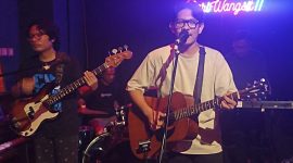 Penyanyi solo asal Jambi, Santo Nash saat tampil di Boleh Gig. (Foto: Istimewa)