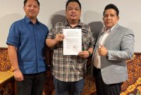 Keterangan foto (Ki-Ka): Eko Prabowo dari Prabowo and Marsha Lawfirm (perwakilan BLI), Topan dari Topan Meiza Romadhon 
and partner Lawfirm (perwakilan RPM), Indra Sihombing dari Lawfirm Hotman Paris and partner (perwakilan BLI).  (Foto: Istimewa)