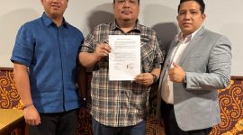 Keterangan foto (Ki-Ka): Eko Prabowo dari Prabowo and Marsha Lawfirm (perwakilan BLI), Topan dari Topan Meiza Romadhon 
and partner Lawfirm (perwakilan RPM), Indra Sihombing dari Lawfirm Hotman Paris and partner (perwakilan BLI).  (Foto: Istimewa)