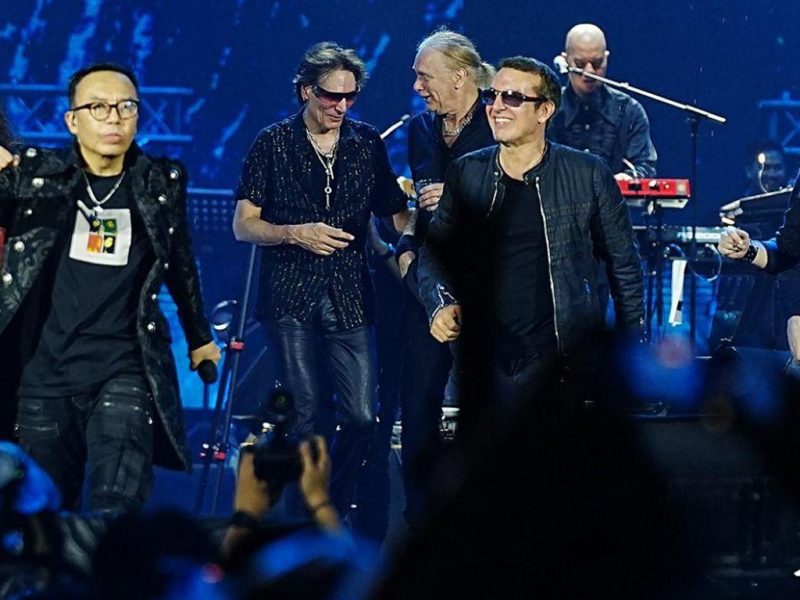 Suasana konser Dewa 19 Featuring All Stars 2.0 di Stadion Utama Gelora Bung Karno. (Foto: Istimewa)