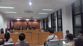 Suasana sidang gugatan sengketa lahan ruko Marinatama. (Foto: QA)