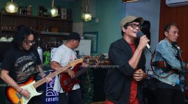 Grup band d'AVERY. (Foto: I Wayan Bagiartana)