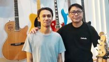 Gitaris Sheila on 7, Erros Candra hadir dalam Opening Store toko musik, Melodia Yogyakarta. (Foto: Istimewa)